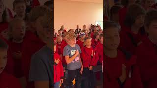 ウクライナの小学校で国歌を演奏したら子供達も歌ってくれました🇺🇦感動🥺I and the kids performed Ukrainian National Anthem together [upl. by Bianchi]