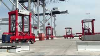 Kalmar automated straddle carriers at TraPac Los Angeles [upl. by Notsua373]